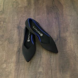 Black, pointy Rothy’s size 9.5